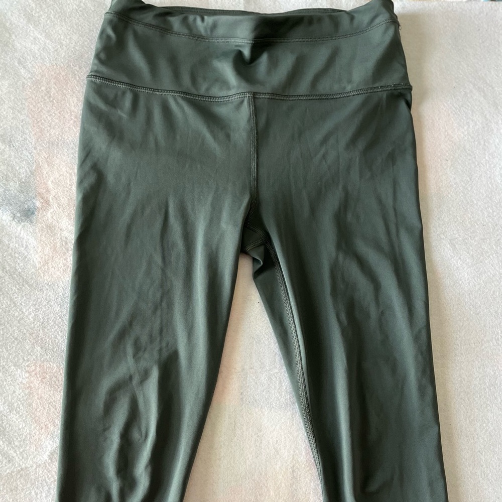 Moss green 7/8 leggings